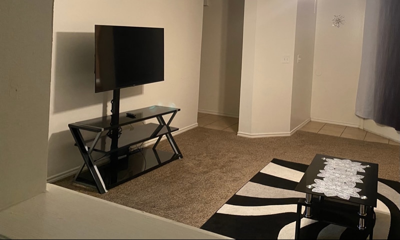 Building Photo - 512 N Chicago Ave