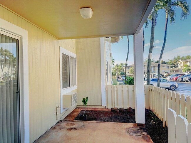 Building Photo - Kulana Knolls 1 bedroom townhome with TWO ...