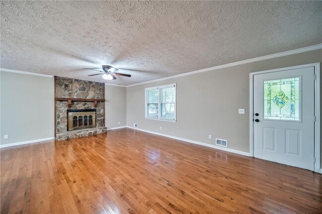 Building Photo - 216 Cedar Valley Ct