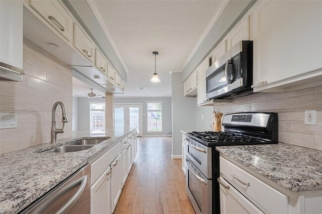 Building Photo - 6452 Kentwick Dr