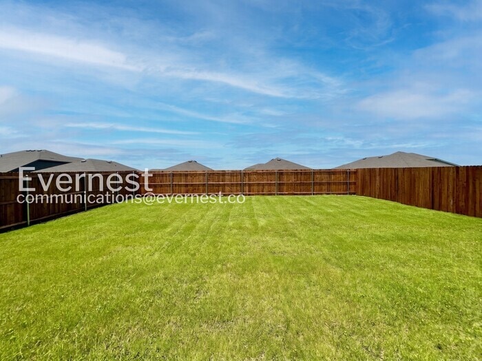 Building Photo - 324 Wild Rose Wy