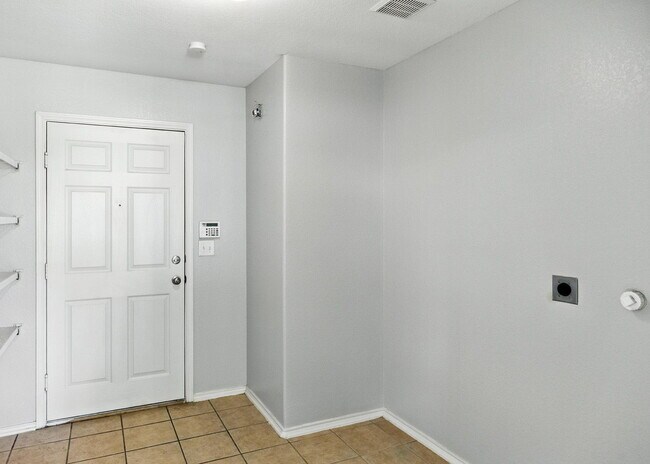 Building Photo - Striking Two-Story New Braunfels Rental Home