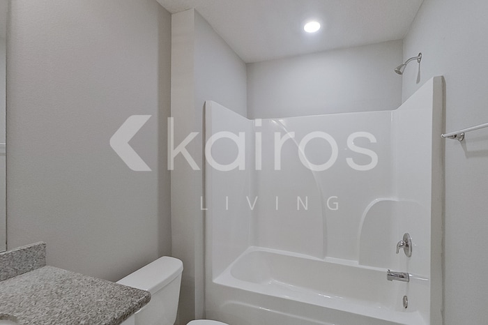 Building Photo - 4816 Malay Cir