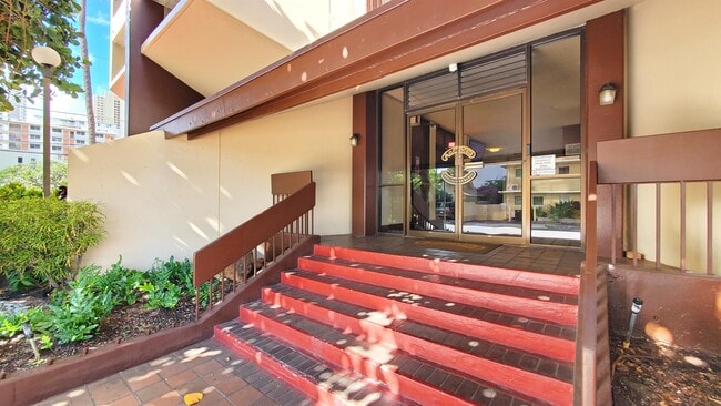 Building Photo - 320 Lili?uokalani Ave
