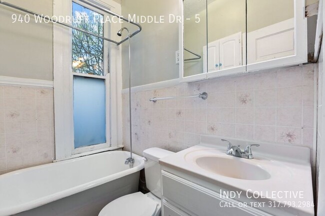 Building Photo - 940 Woodruff Place Middle Dr