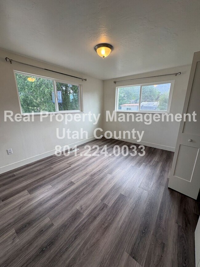 Building Photo - 715 E 1400 S