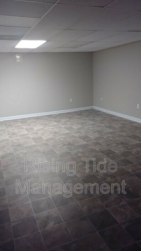 Building Photo - 517 5th Ct