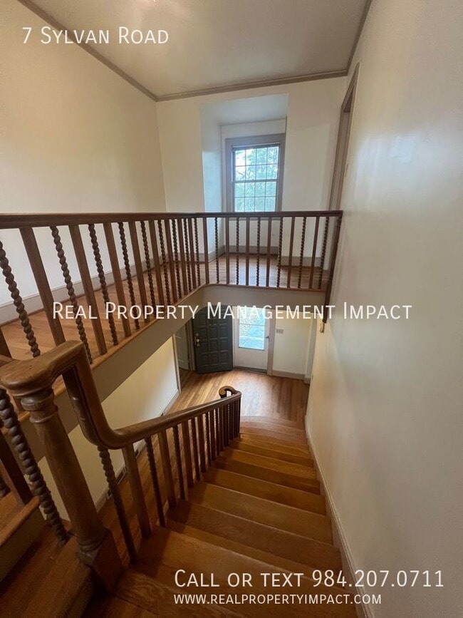 Building Photo - 7 Sylvan Rd