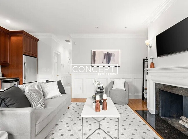 Building Photo - 248 Beacon St