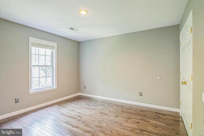 Building Photo - 3003 Mediterranean Dr