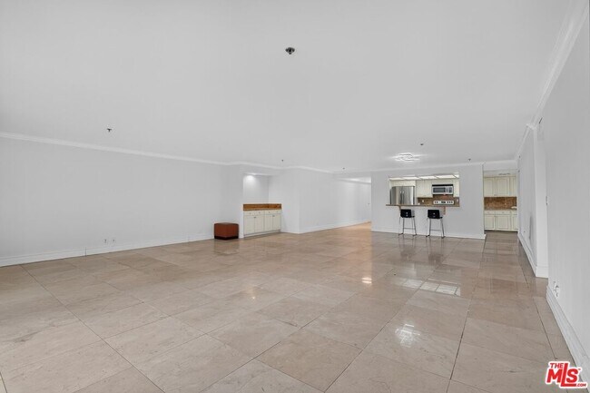Building Photo - 10660 Wilshire Blvd