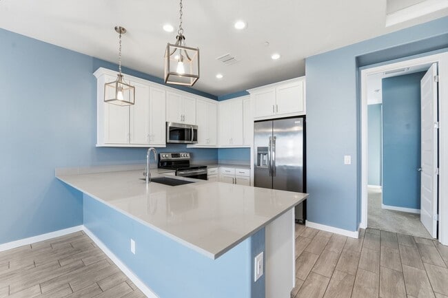 Building Photo - ** Like new Luxurious Modern townhome with 2 Master Suits in Warner Meadows**