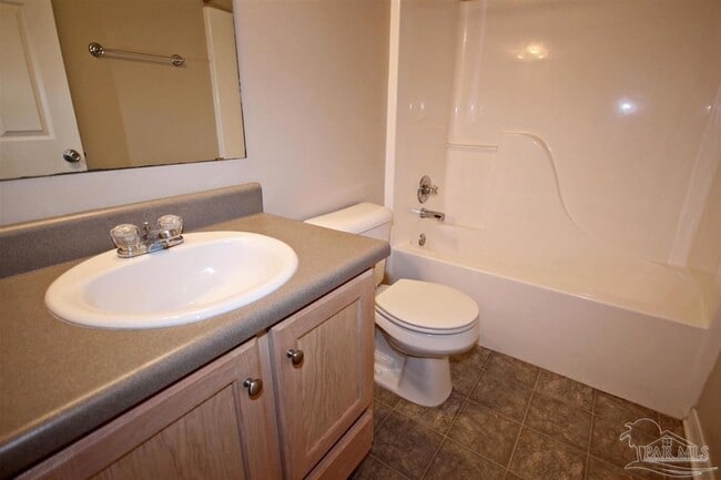 Building Photo - 6250 Starhill Dr