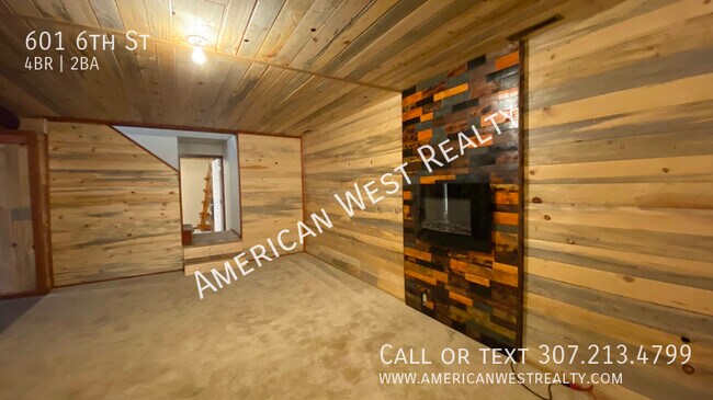 Building Photo - 601 6th St