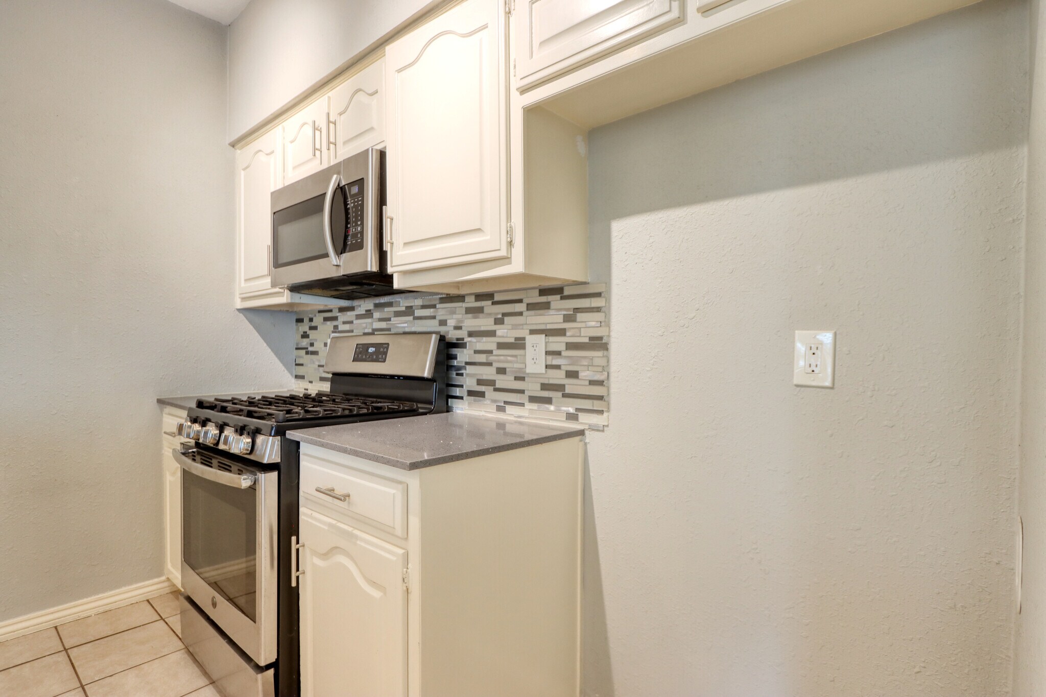 Building Photo - 317 Benjamin St