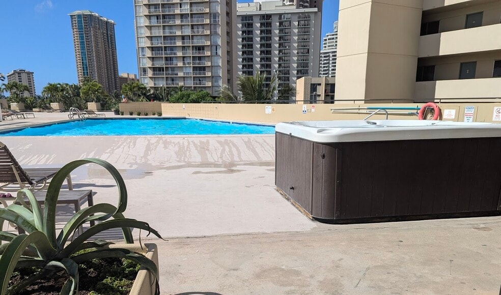 Building Photo - 444 Niu St