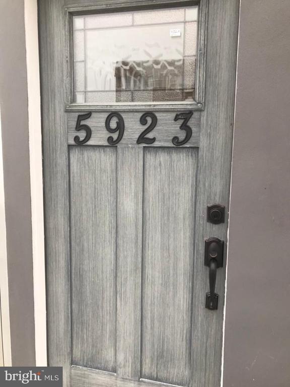 Building Photo - 5923 N Broad St