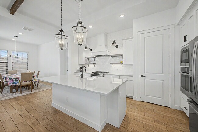 Building Photo - 4412 N 203rd Dr