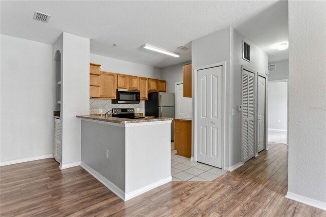 Building Photo - 6153 Metrowest Blvd