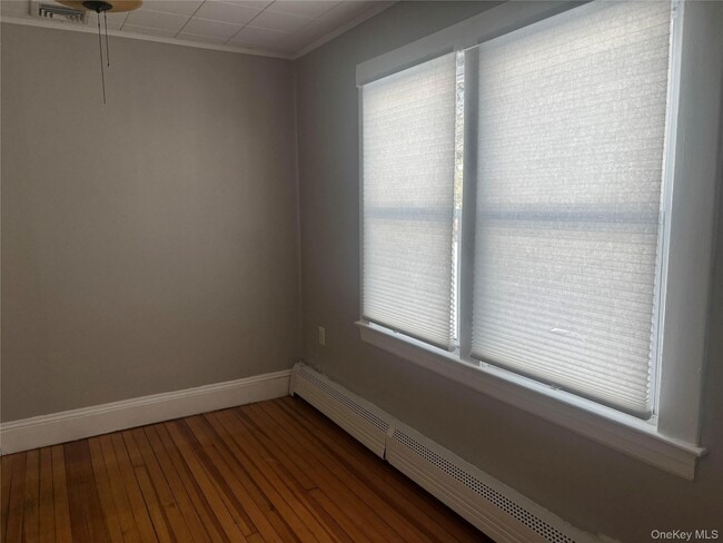 Building Photo - 109 Roosevelt Ave