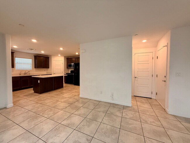 Building Photo - 3 BED 2.5 BATH 2 CAR GARAGE TOWNHOUSE w/ LOFT in CADENCE FOR RENT!