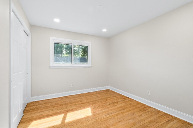 Building Photo - 500 Apple Ave