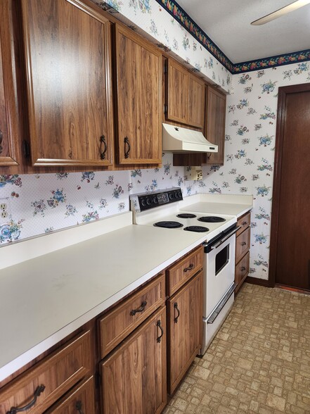 Building Photo - 415 Shangri La Cir