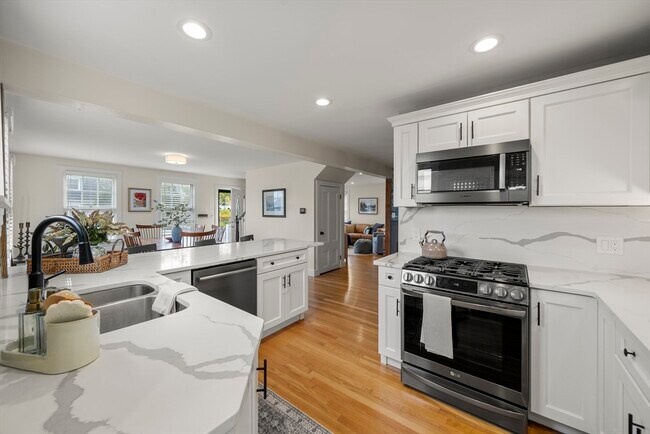 Building Photo - 11 Gingerbread Hill