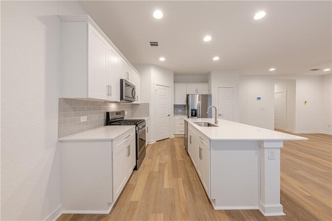 Building Photo - 1040 Winnsboro Lp