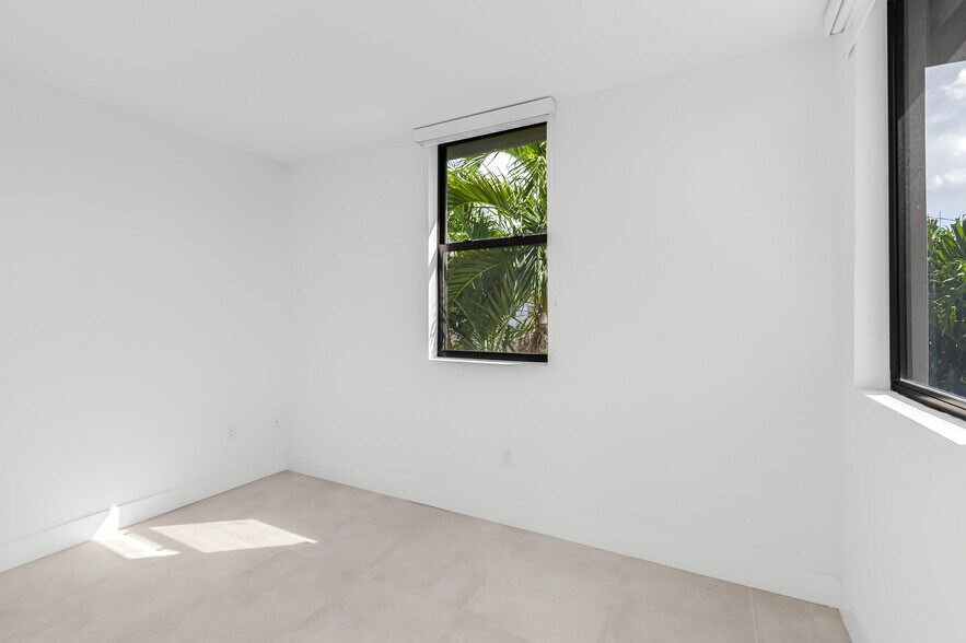 Building Photo - 1547 NW 2nd St