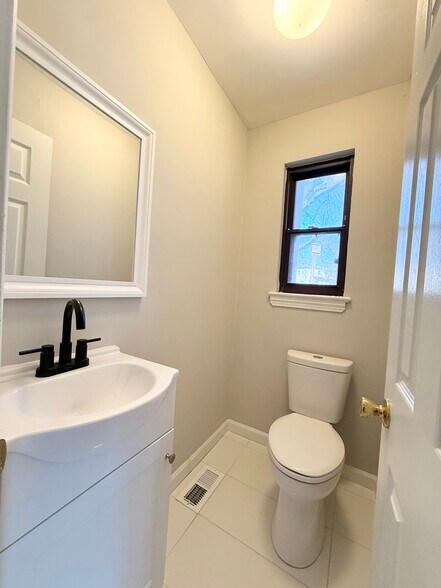 Building Photo - 41 Tuckerman St NW