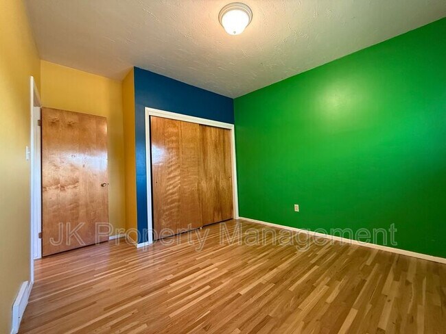 Building Photo - 1015 Carlos Dr