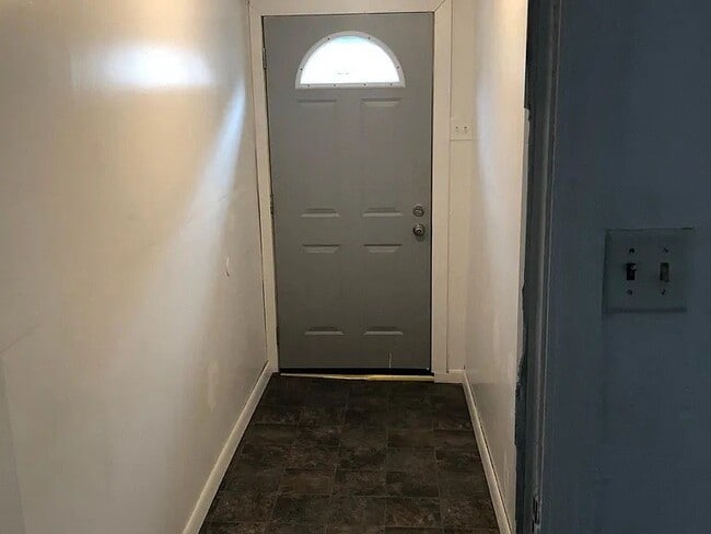 Building Photo - 429 Strong Ave