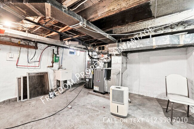 Building Photo - 1717 Sidney St