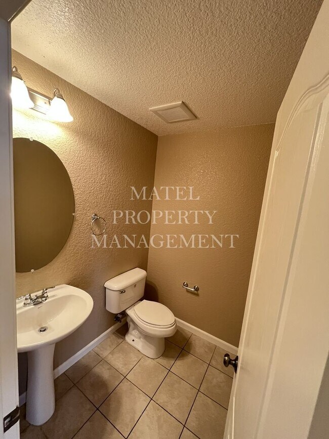 Building Photo - Move in Special see ad