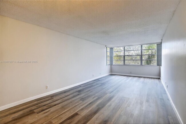 Building Photo - 6500 Cypress Rd