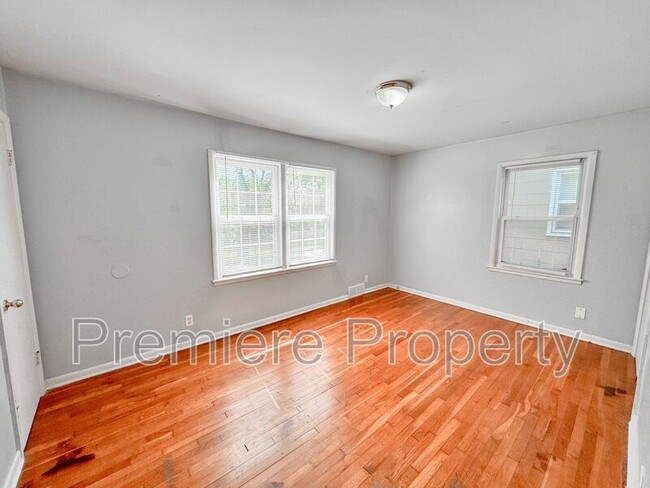 Building Photo - 1128 N Union St