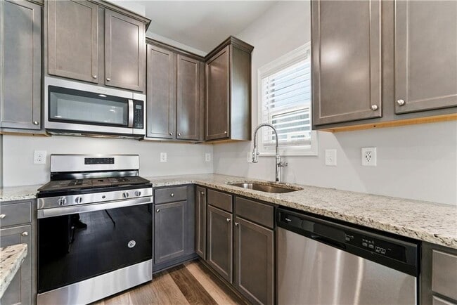 Building Photo - 1780 Sanford Ln