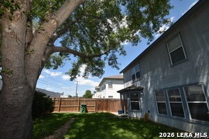 Building Photo - 83 Viking Oak