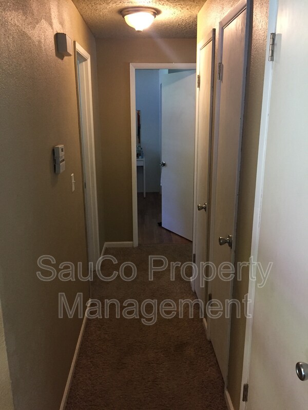 Building Photo - 22120 S Leslie Ave