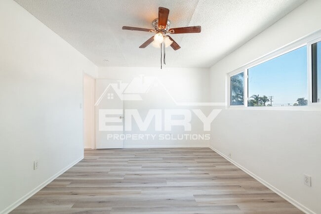Building Photo - 3848 W 105th St