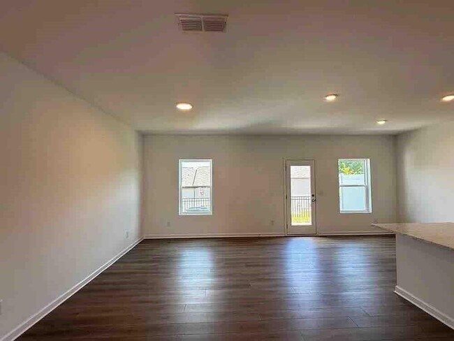 Building Photo - 6761 Armonia Dr