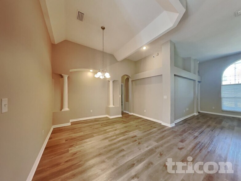 Building Photo - 1614 Sand Hollow Ln