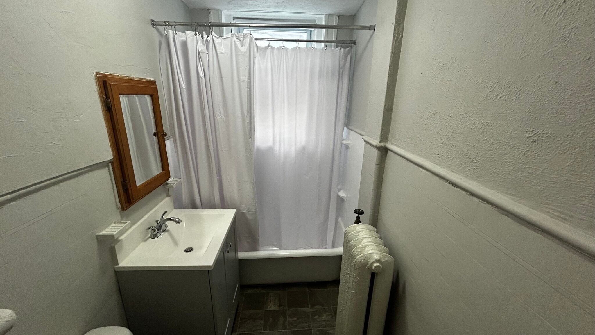 Building Photo - 30 Russell St