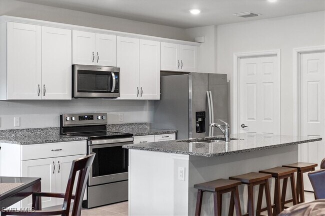 Building Photo - 4596 Lamaida Ln