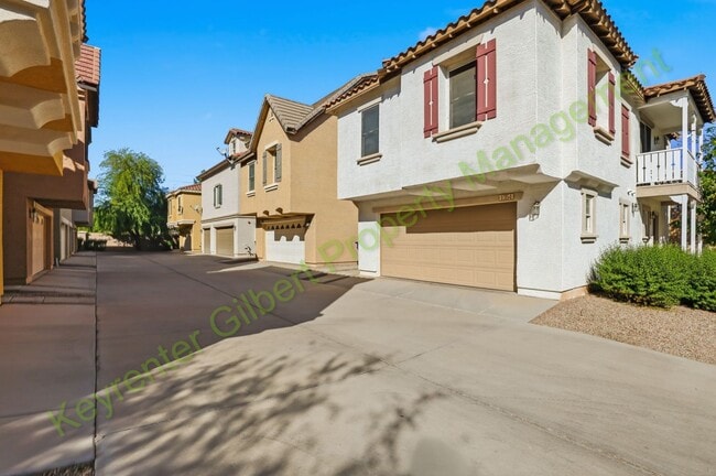 Building Photo - Charming Gilbert Home in The Gardens Commu...
