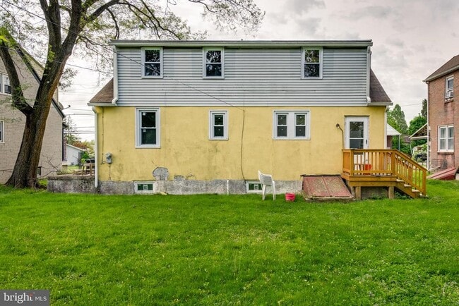 Building Photo - 429 Manor Ave