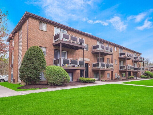 Building Photo - 27 Tanager Rd