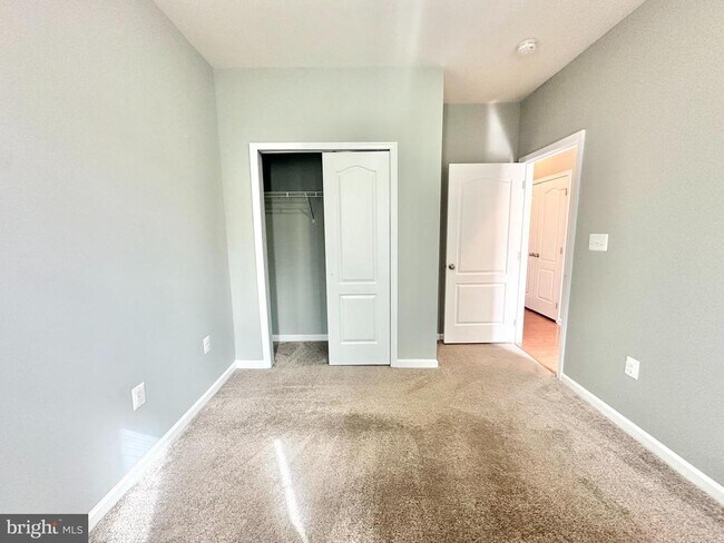 Building Photo - 43158 Whelplehill Terrace