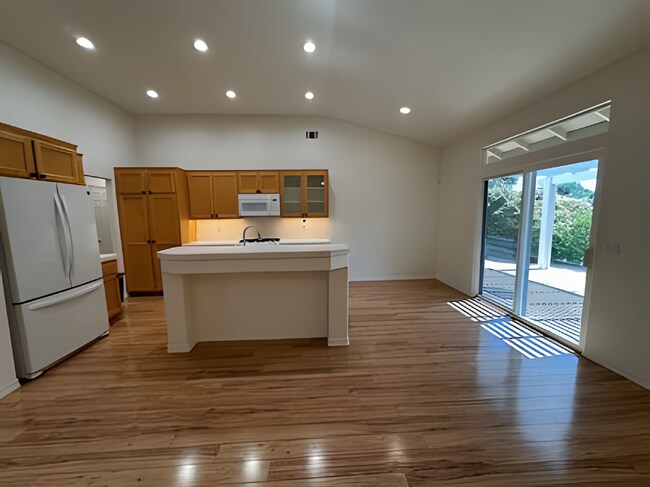 Building Photo - Prestigious Highlands Home for Lease